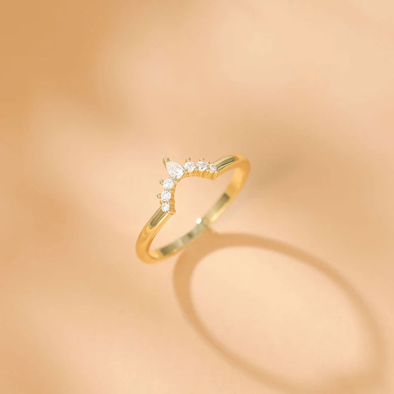 Trumium V Shaped Women Ring Crown Couple Rings Engagement Wedding Designer Copper Jewelry Anniversary Gifts Trendy Fashion